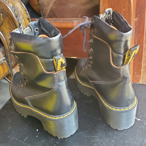 Preowned Boots - Picture 3 of 5